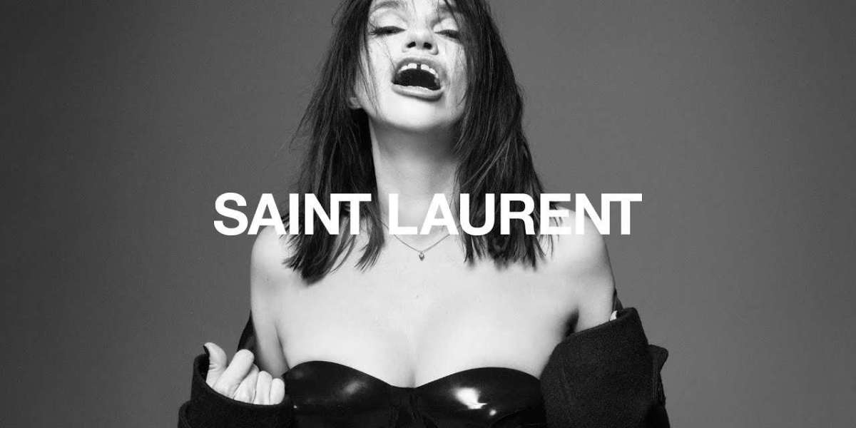 Saint Laurent up to meet the needs of the modern fashionable